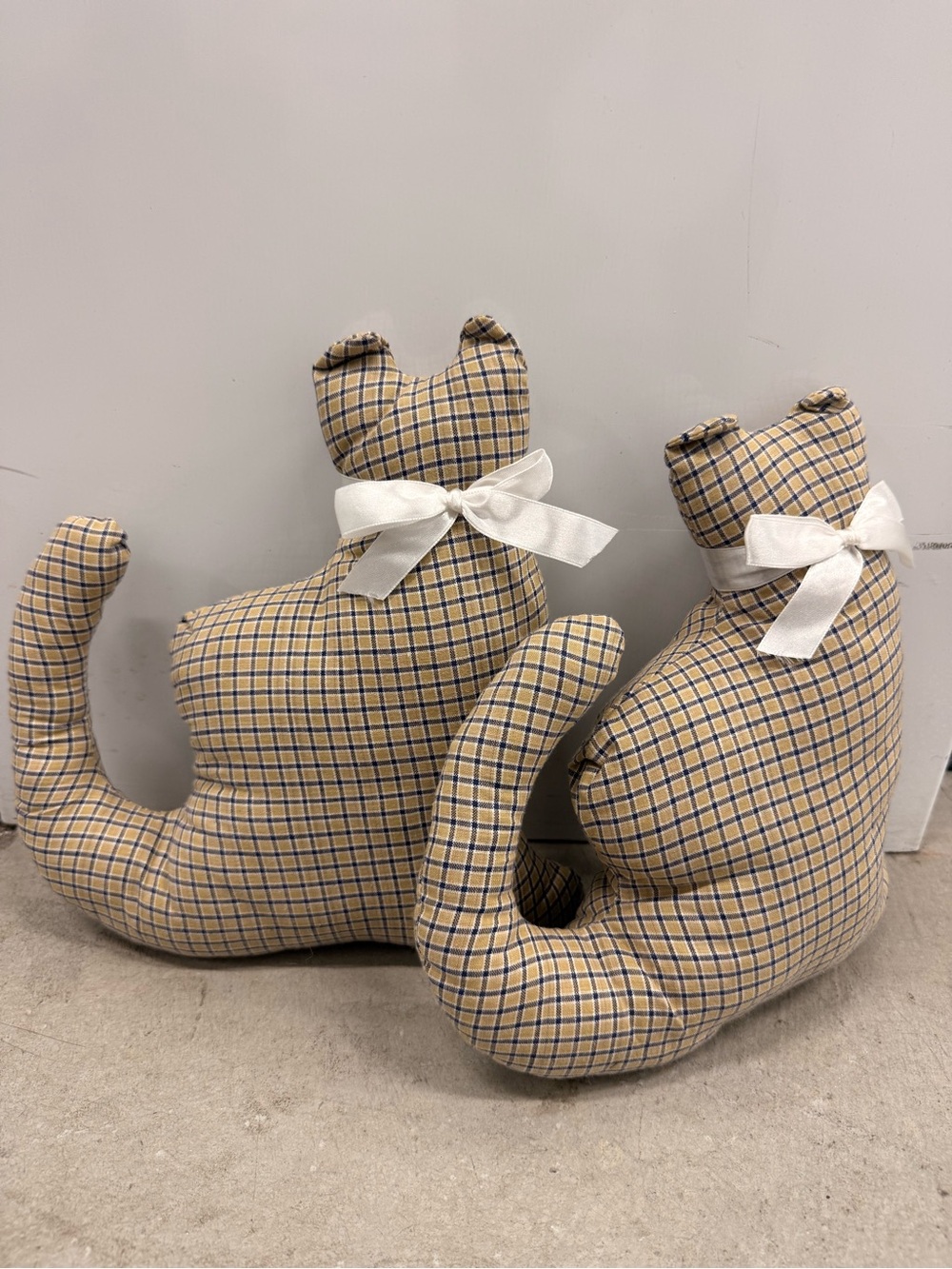 Vtg Plaid Cat Pillows Homestyle Country Cottagecore Chic Decor Shelf Sitter